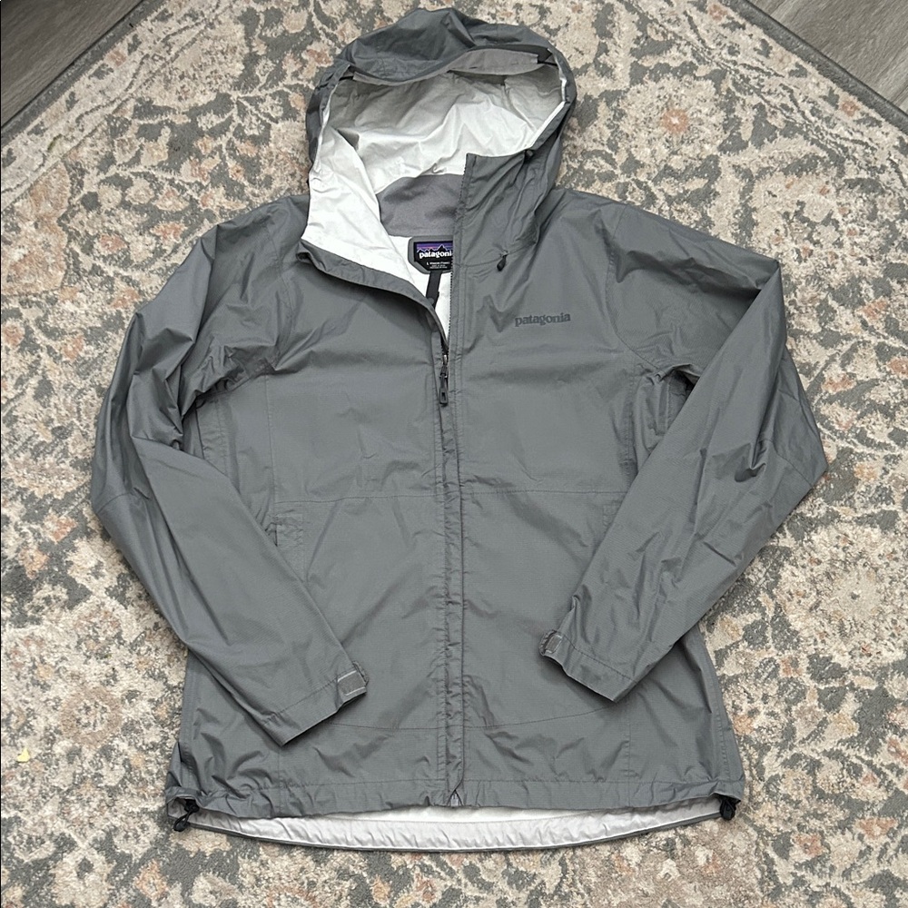 Women’s Patagonia rain jacket